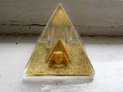 glass pyramid 1